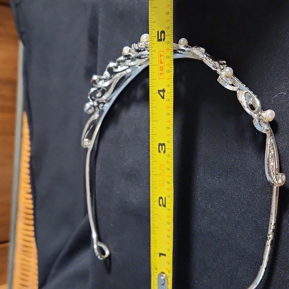 Silver Tiara - Picture 5 of 5